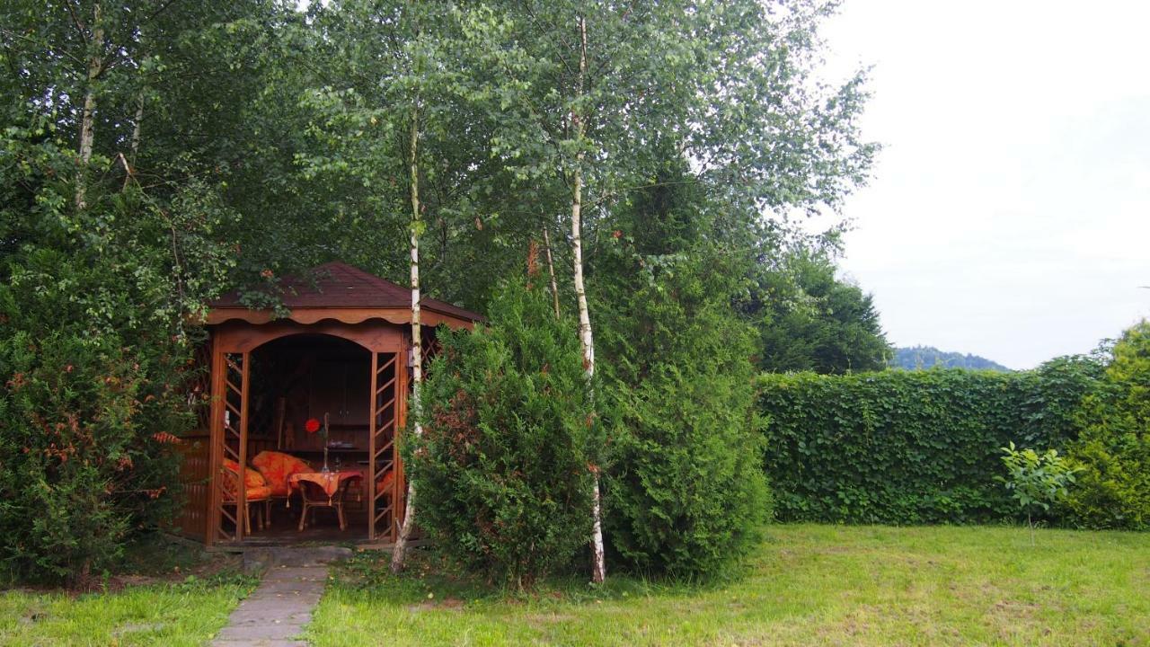 Bieszczadzki Dworek Ustrzyki Dolne Exterior foto